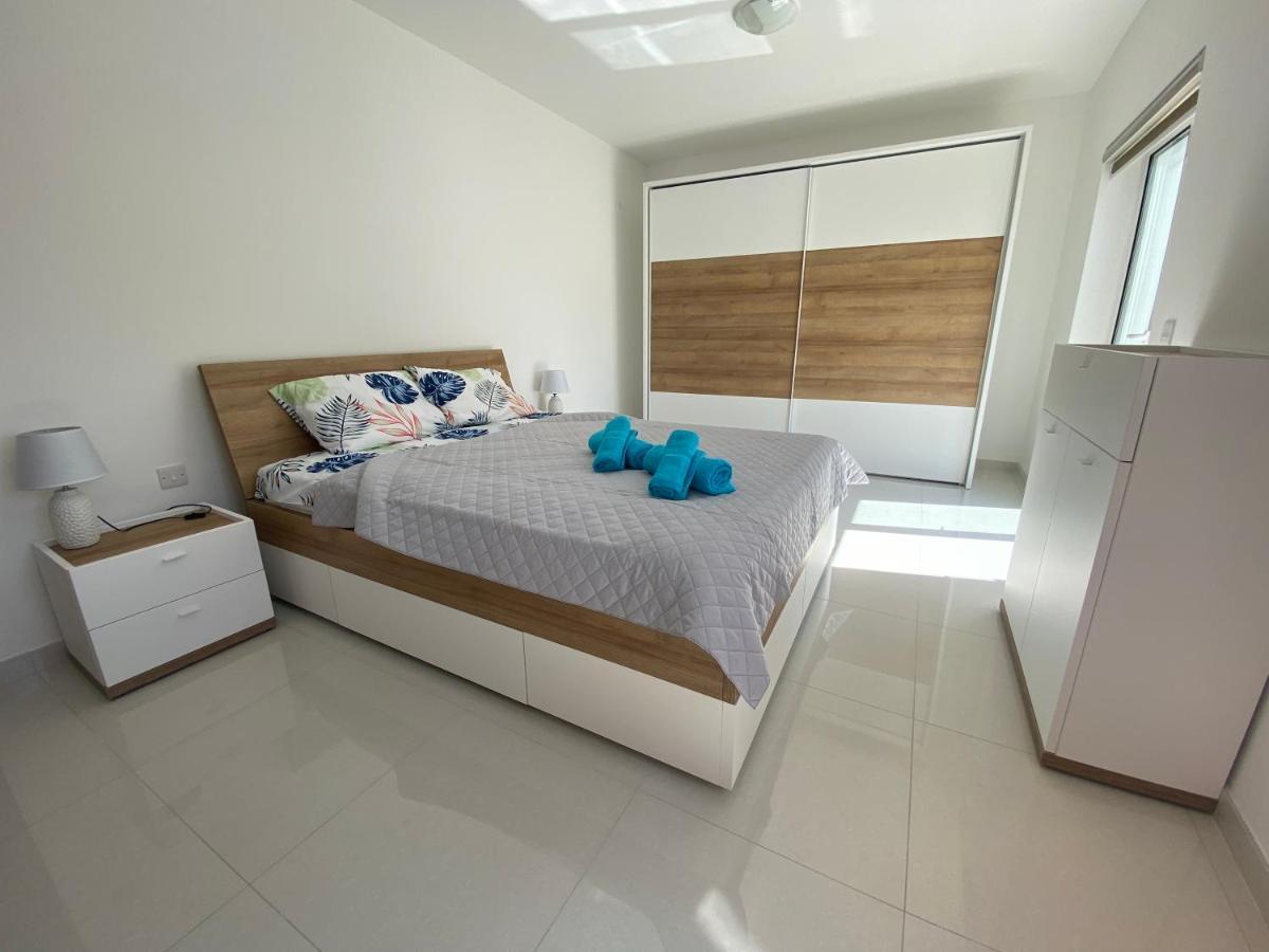 Sunshine - Modern Two Bedroom Penthouse With Terrace * Mellieħa