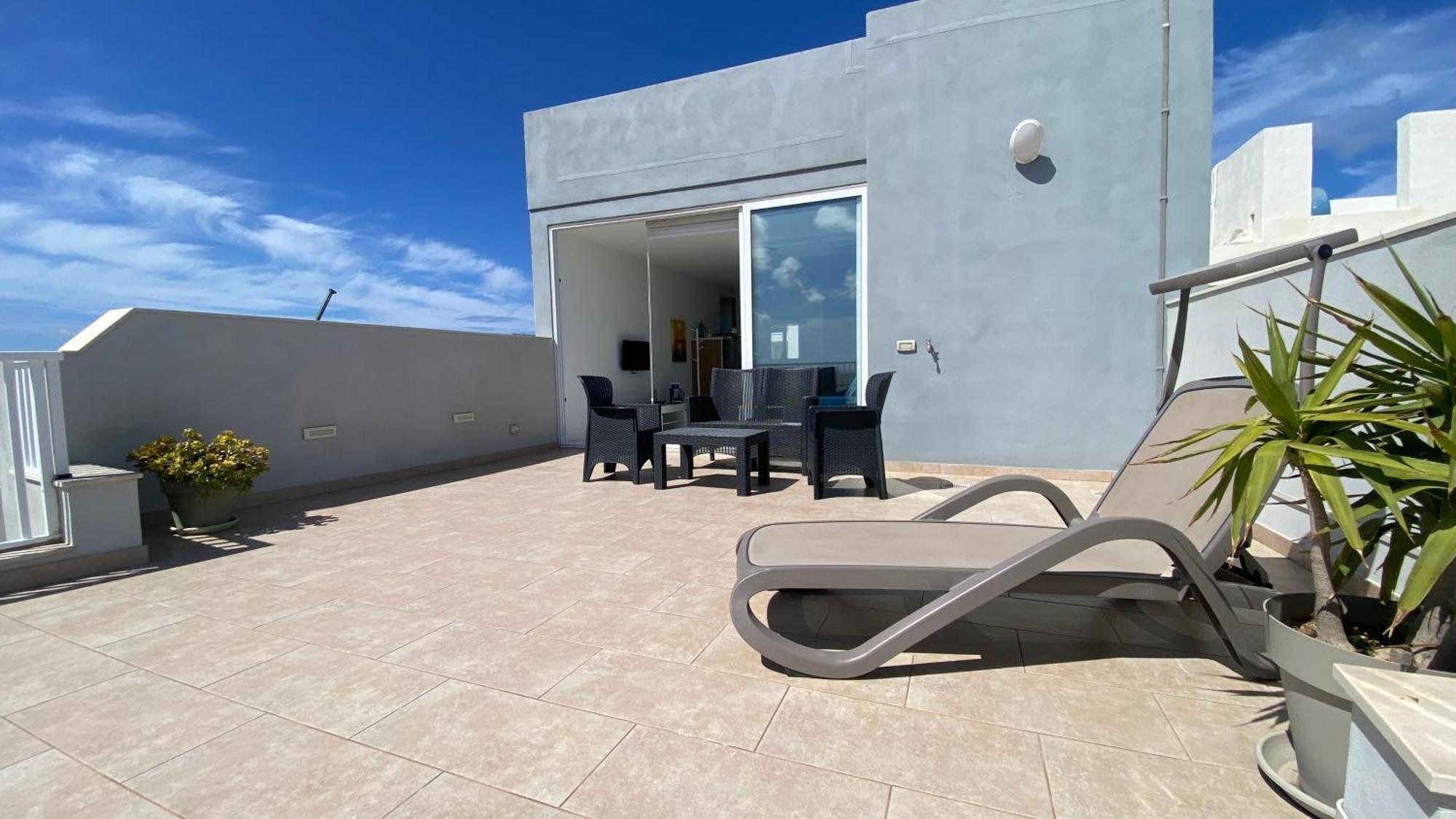 Sunshine - Modern Two Bedroom Penthouse With Terrace Mellieħa
